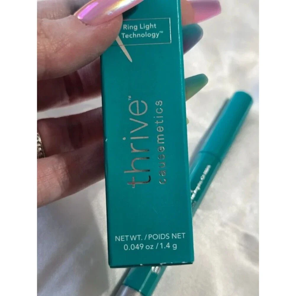 Thrive Brilliant Eye Brightener Stick - Racquel (Soft Silver Shimmer)